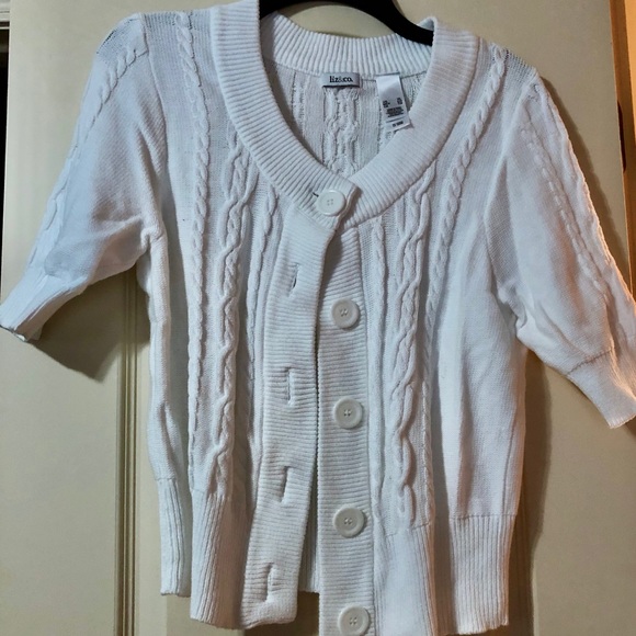 Liz. Claiborne short sleeve sweater. - Picture 3 of 4